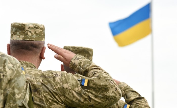 шеврон зсу з якого боку на формі